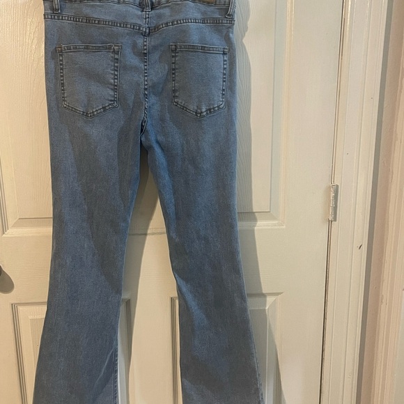 Classic Denim Flare Jeans for Women - Picture 6 of 7